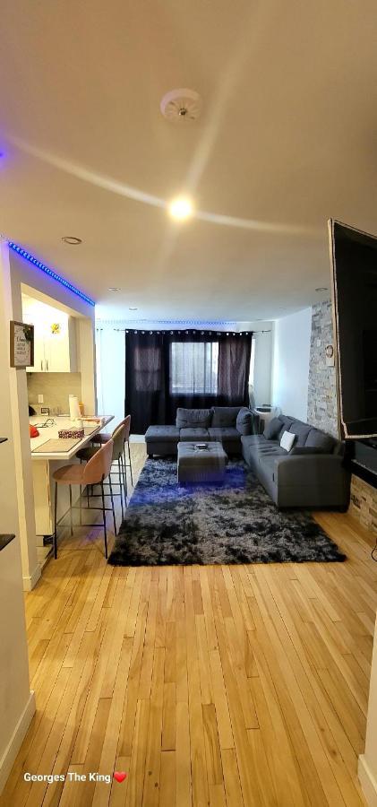 Luxurious 2 Bedrooms Apartment With Spa In Montreal Exterior photo